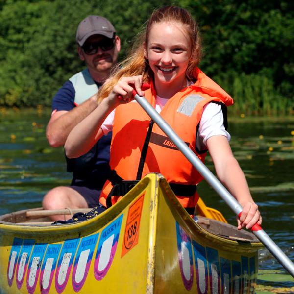 Harteværket i Kolding, børn sejler i kano