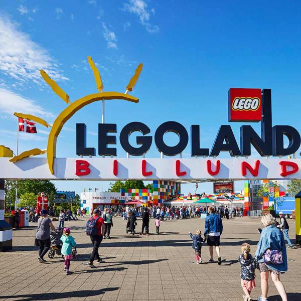 Legoland best sale opening hours